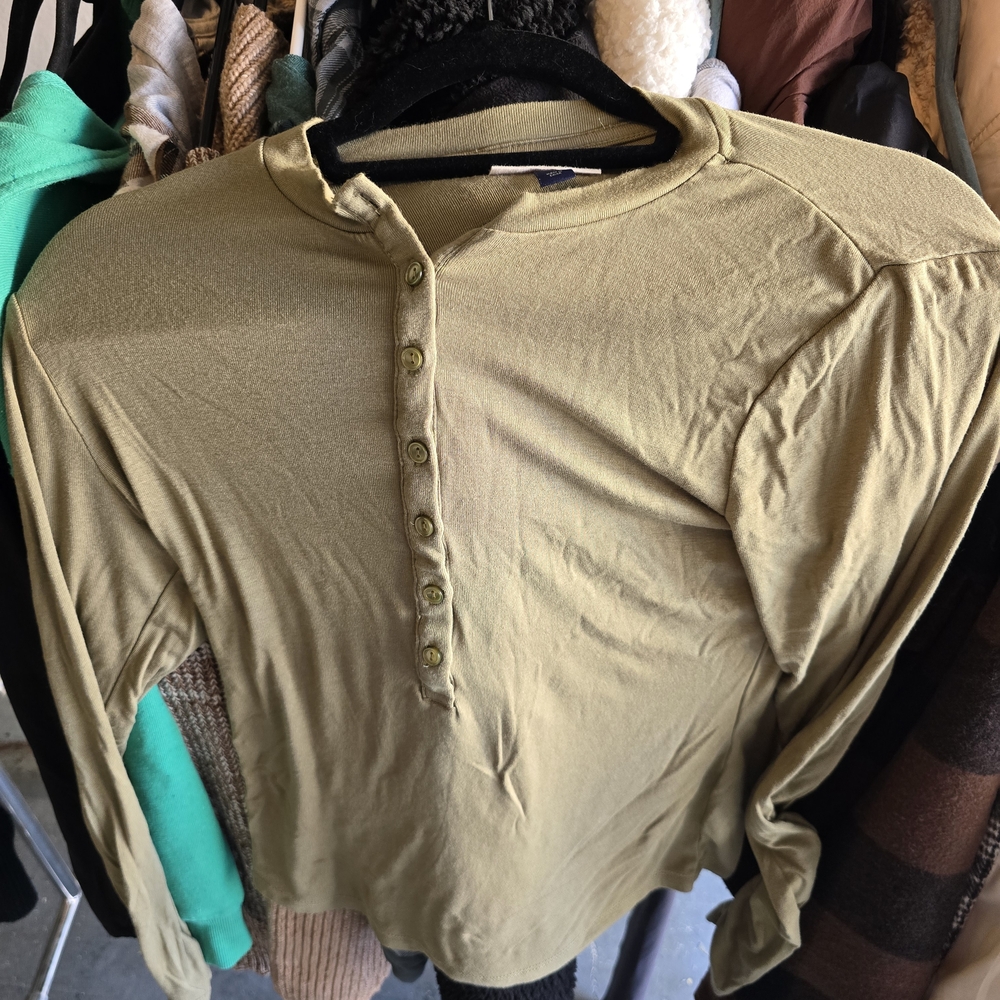 Universal Thread Sage Button-Down Shirt